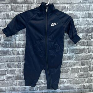 Nike‎ romper